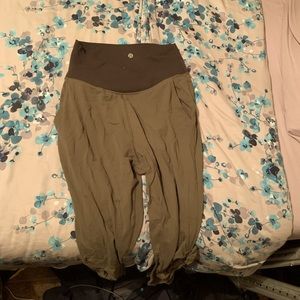 Lululemon capris
